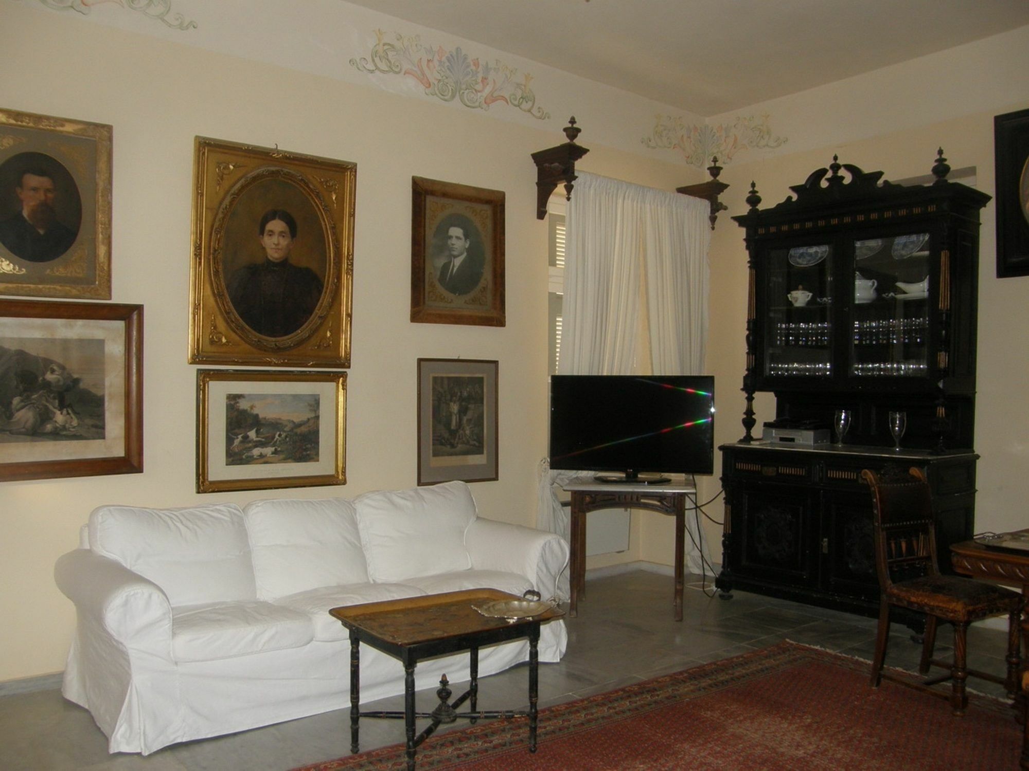 Aristocratic 19Th Century Neo Classical Mansion With Private Pool Fínikasz Kültér fotó