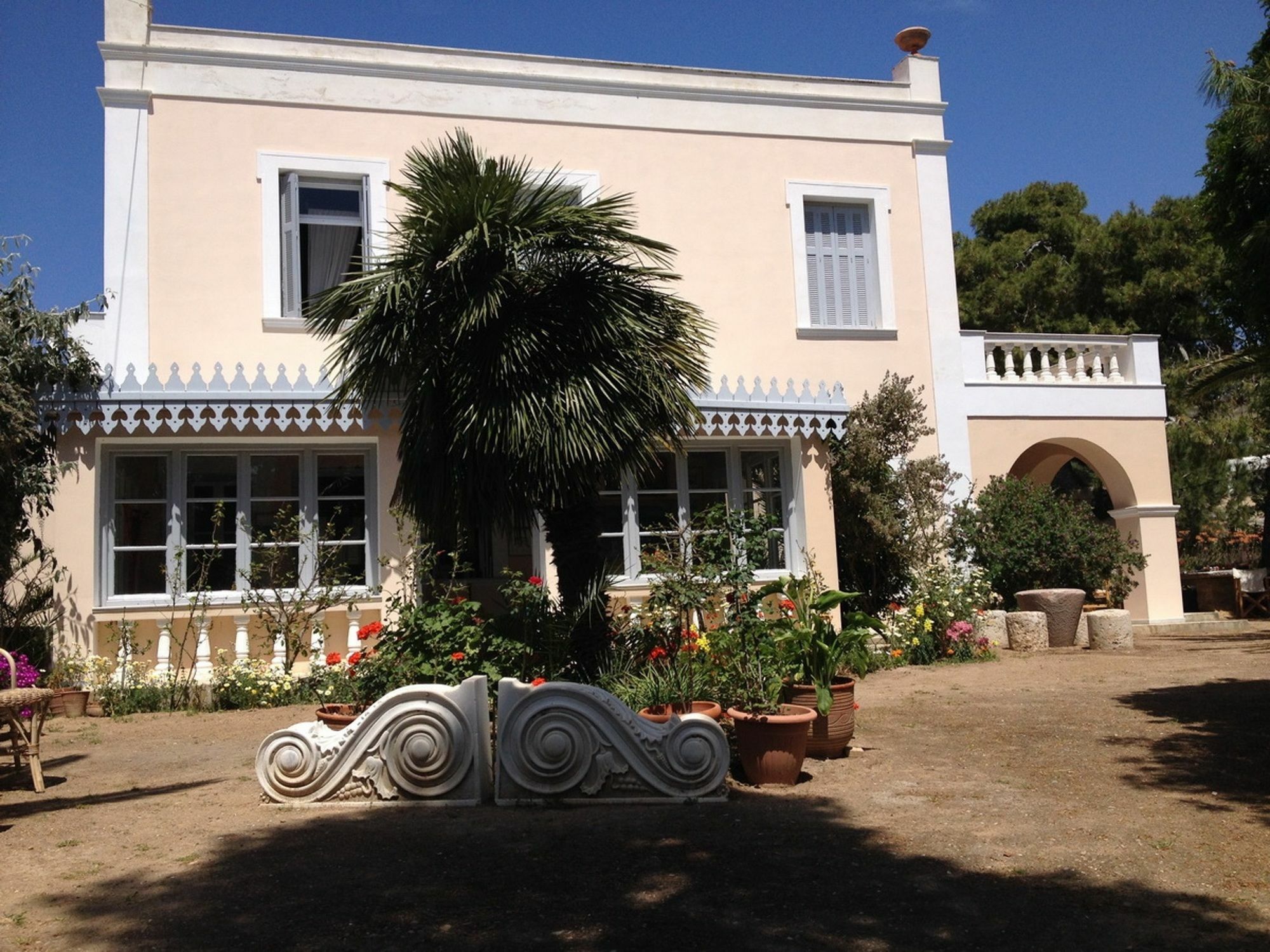 Aristocratic 19Th Century Neo Classical Mansion With Private Pool Fínikasz Kültér fotó